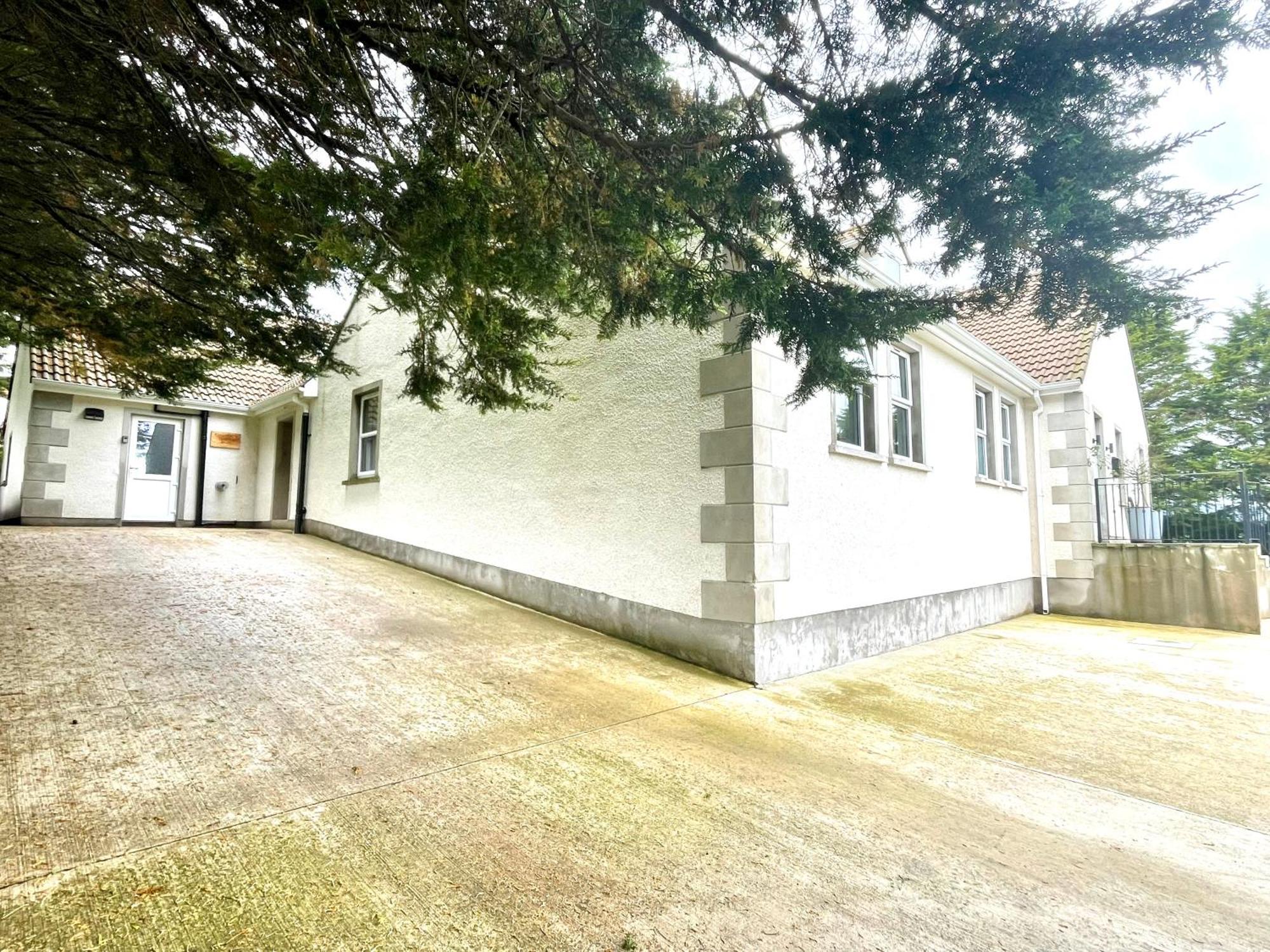 Cosy First Floor Loft Apartment Omagh Esterno foto